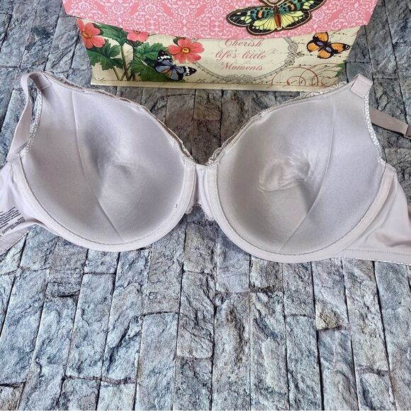Maidenform Comfort Devotion Embellished Extra Coverage Bra Size 36DD - Picture 2 of 4